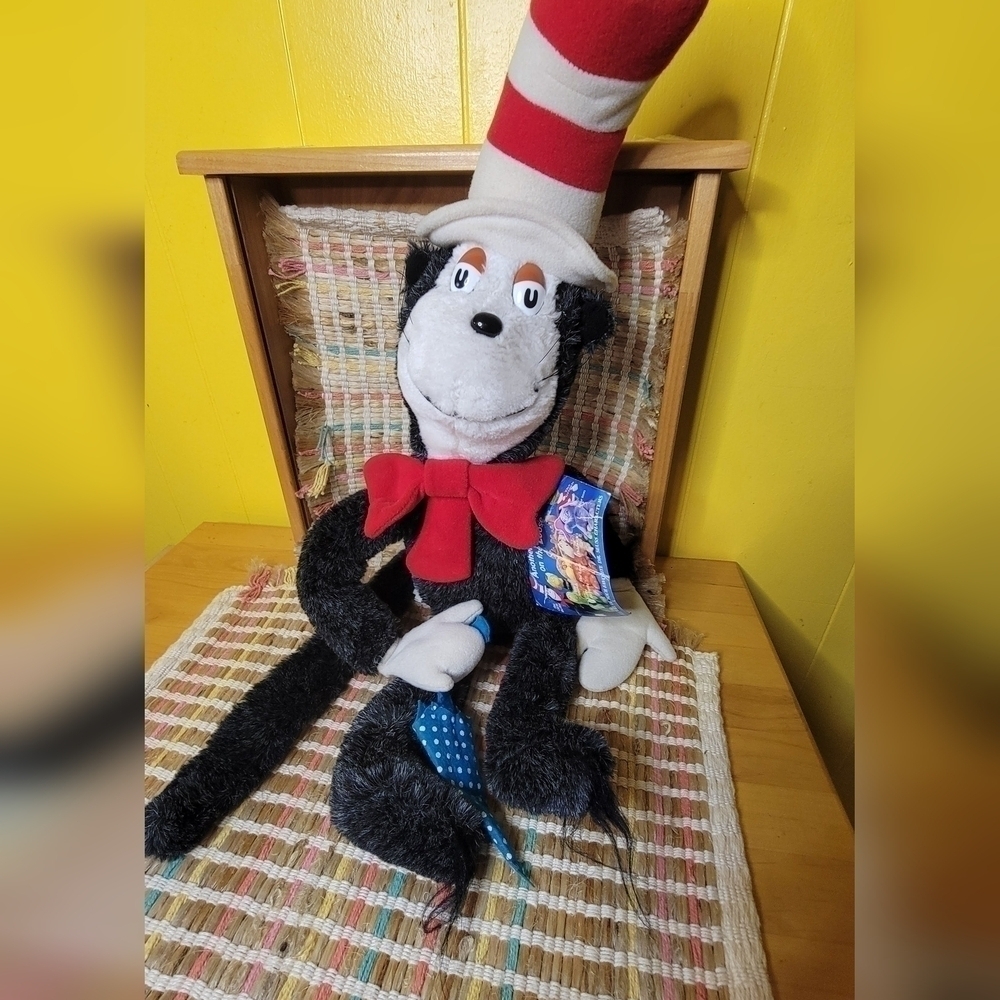 Vintage Doctor Suess Cat in the Hat 1983 with tags. Plush, Coleco Industries. - Picture 1 of 11